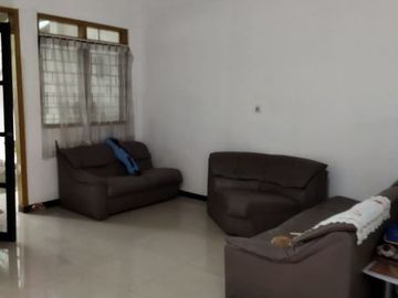Dijual Cepat Rumah Lokasi di Wisma Permai Barat, Surabaya