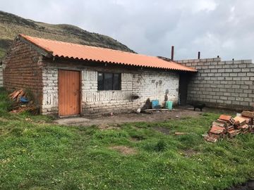LINDA HACIENDA DE 40 HECTÁREAS EN LOS ALTOS DE PIFO