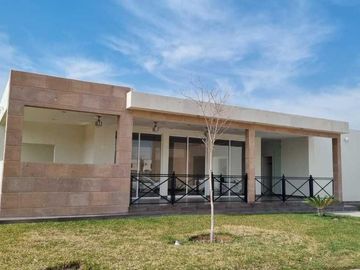 CASA EN VENTA EN FRACCIONAMIENTO LAS LOMAS TORREÓN, COAHUILA