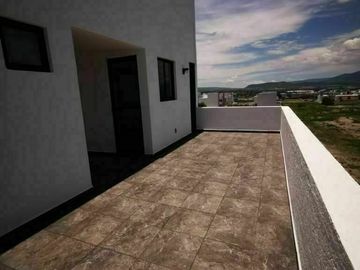 Hermosa Casa en Juriquilla San Isidro, 3 Niveles, Roof Garden, Jardín, 3 Recs..