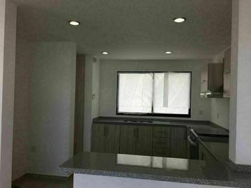 Hermosa Casa en Juriquilla San Isidro, 3 Niveles, Roof Garden, Jardín, 3 Recs..