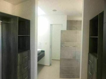 Hermosa Casa en Juriquilla San Isidro, 3 Niveles, Roof Garden, Jardín, 3 Recs..