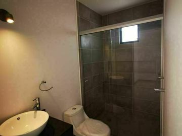 Hermosa Casa en Juriquilla San Isidro, 3 Niveles, Roof Garden, Jardín, 3 Recs..