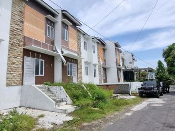 RUMAH SIAP HUNI 2 LANTAI MURAH DEKAT KANTOR BUPATI KULON PROGO
