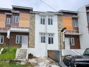 RUMAH SIAP HUNI 2 LANTAI MURAH DEKAT KANTOR BUPATI KULON PROGO