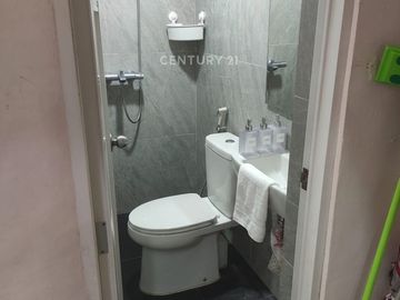 Rumah Semi Furnished Cantik Area Taman Ratu Jakarta Barat