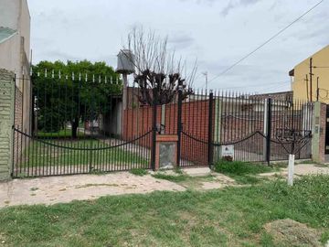 Casa en venta en Gregorio de Laferrere
