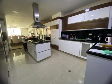 casa en venta en ciudad jardín. Cod V5600
