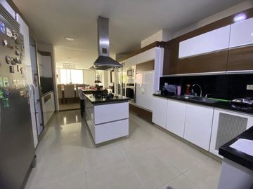 casa en venta en ciudad jardín. Cod V5600