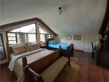 SE VENDE CASA EN CERRO AZUL