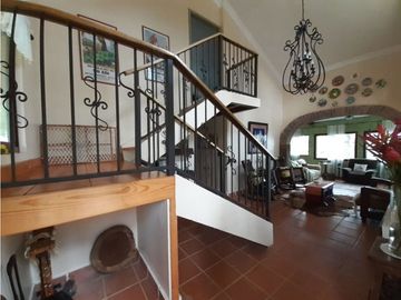 SE VENDE CASA EN CERRO AZUL