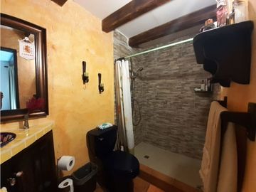 SE VENDE CASA EN CERRO AZUL