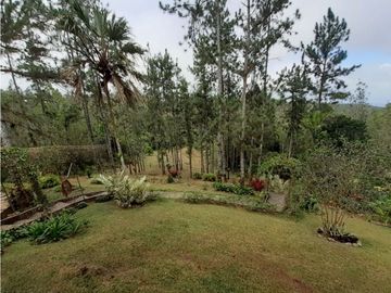 SE VENDE CASA EN CERRO AZUL