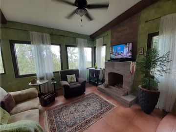 SE VENDE CASA EN CERRO AZUL