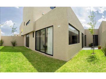 CASA EN VENTA DE UN PISO EN ZAKIA ZONA ZIRE EL MARQUES QUERETARO GAA