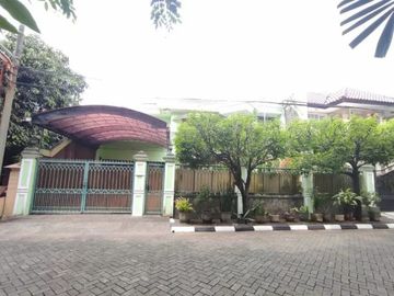 Rumah Mewah Bagus di Prapen Indah Timur Kota Surabaya