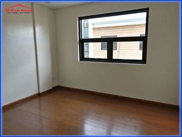 4BR Townhouse in 33 Harmony Place Quezon City