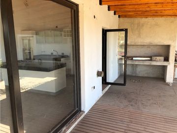 Chalet en Barrio cerrado Lomas del Rey...