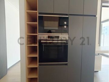 PRECIOSA CASA NUEVA EN VENTA LAS CONDES