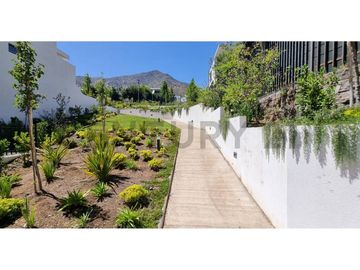PRECIOSA CASA NUEVA EN VENTA LAS CONDES