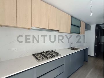 PRECIOSA CASA NUEVA EN VENTA LAS CONDES