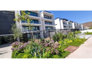 PRECIOSA CASA NUEVA EN VENTA LAS CONDES