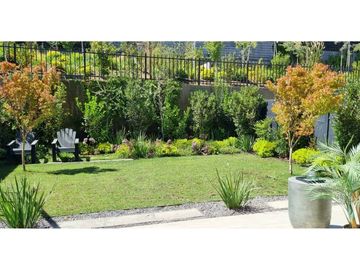 PRECIOSA CASA NUEVA EN VENTA LAS CONDES
