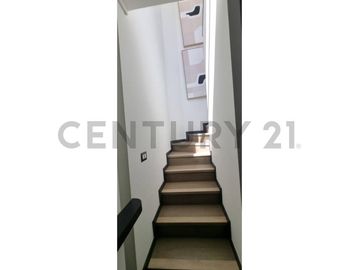 PRECIOSA CASA NUEVA EN VENTA LAS CONDES