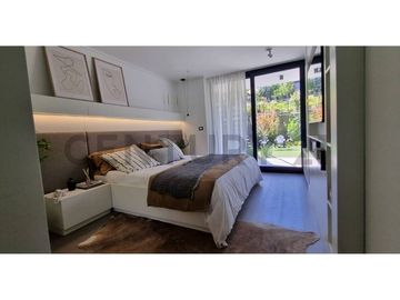 PRECIOSA CASA NUEVA EN VENTA LAS CONDES
