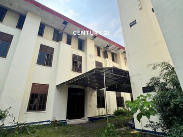 Gedung Pelatihan Lengkap Dengan Isi Di Dekat Toll Cikarang Barat