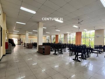Gedung Pelatihan Lengkap Dengan Isi Di Dekat Toll Cikarang Barat