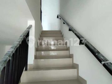 Disewa Murah Rumah Hook Pik 2 Kosongan 8X12.5 Bagus 3 Kamar