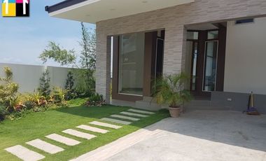 FOR SALE HOUSE WITH 3 PARKING IN CEBU
