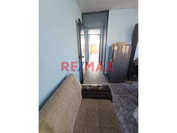 🏡 ¡Oportunidad de Inversión en Chiclayo!

Casa Comercial en Avenida Principal
📍 Ubicación: Avenida de doble vía

Características:

Área de Terr