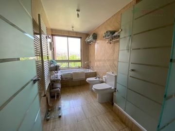 Departamento en venta 4D/5B La Dehesa-Costanera Norte