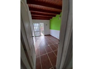 GRAN CHALET TRES PLANTAS A METROS ACCESO OESTE OPORTUNIDAD FINANCIACION !!!