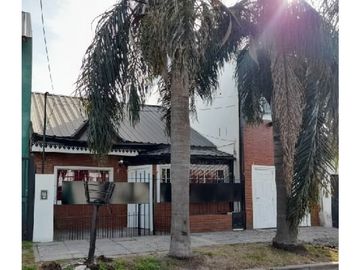 GRAN CHALET TRES PLANTAS A METROS ACCESO OESTE OPORTUNIDAD FINANCIACION !!!