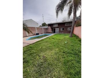 GRAN CHALET TRES PLANTAS A METROS ACCESO OESTE OPORTUNIDAD FINANCIACION !!!