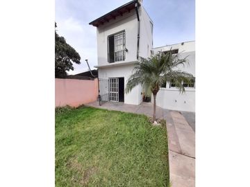GRAN CHALET TRES PLANTAS A METROS ACCESO OESTE OPORTUNIDAD FINANCIACION !!!