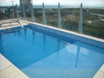 Av. del Libertador 8392. Departamento tres ambientes. Parrilla propia. Pileta, SUM. Seguridad 24hs.