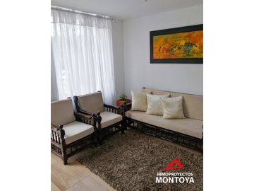 Casa esquinera en conjunto, sector San Joaquín-Cuba, Pereira