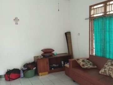 Rumah di Meruyung, 1Lt, Lhn Luas, Non Cluster dkt Kubah Mas