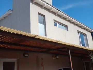 CH CLAUDIA Bienes Raices VENDE HERMOSA CASA EN Bo privado Nqn Costa Rio.