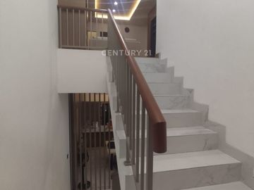 Dijual Rumah Bagus Mewah Full Furnished Harapan Indah Bekasi