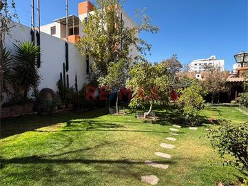 Se Vende Casa De Ensueño En La Parte Baja De Cayma