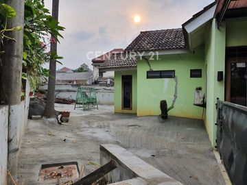 Dijual Cepat Rumah Hoek Pinggir Jalan Raya Di Pekayon BEKASI