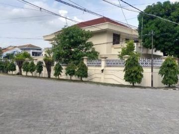 Rumah Manyar Kertoadi Ada ruang office Row jalan 8m