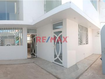 ¿Estás buscando la casa ideal para tu familia? 

Te presentamos esta hermosa casa de 3 pisos, diseñada para brindarte comodidad, estilo y una calida