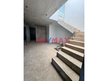 ¿Estás buscando la casa ideal para tu familia? 

Te presentamos esta hermosa casa de 3 pisos, diseñada para brindarte comodidad, estilo y una calida