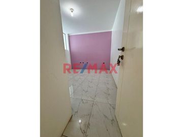 ¿Estás buscando la casa ideal para tu familia? 

Te presentamos esta hermosa casa de 3 pisos, diseñada para brindarte comodidad, estilo y una calida